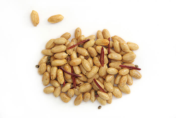 are raw peanuts safe for dogs