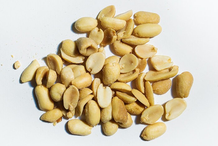 Roasted and seasoned peanuts.