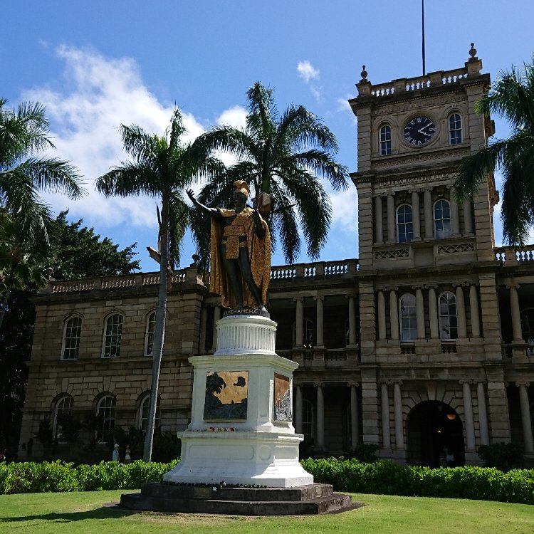 730tomopyさんの投稿 Hawaii カメハメハ大王像 ことりっぷ