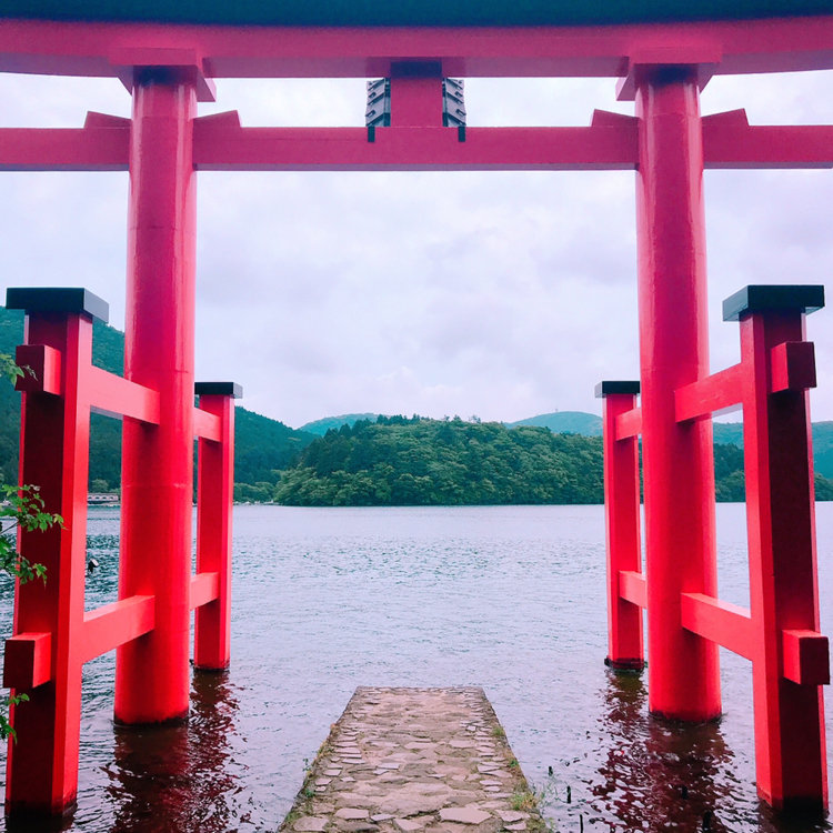 Akinonさんの投稿 箱根神社平和の鳥居 ことりっぷ