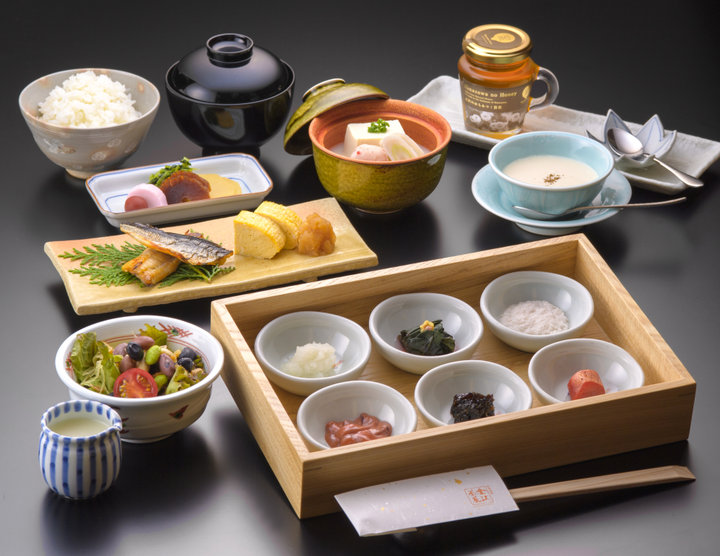 金沢の旬を味わう 贅沢な朝ごはん 料理旅館のお食事処 割烹つづみ ことりっぷ