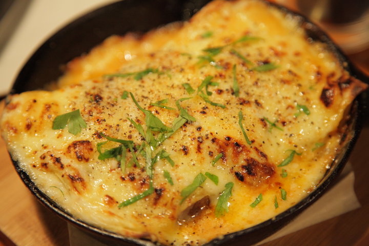 あつあつのラザニアからアップルパイまで スキレット料理が人気の下北沢のカフェ セブンカラーズ ことりっぷ