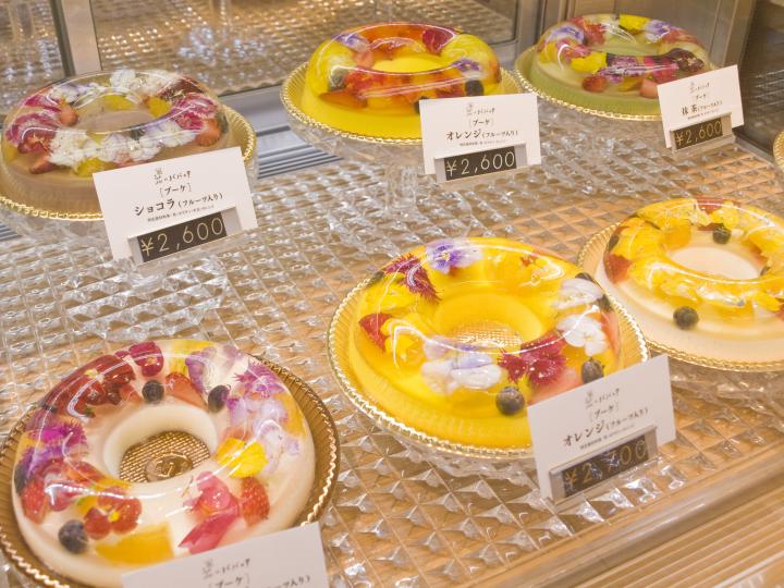 食べられる花をとじこめたフラワーババロアが登場 ことりっぷ