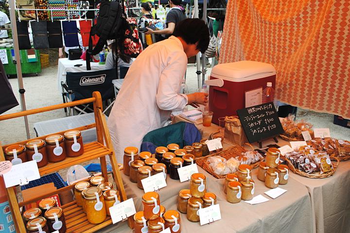 京都一有名なお寺マルシェ 百万遍さんの手づくり市 ことりっぷ