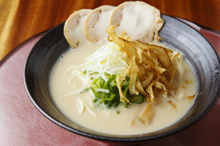 女性店主が作る 美しい一杯 京都 祇園の隠れ家的ラーメン店 祇園麺処むらじ ことりっぷ