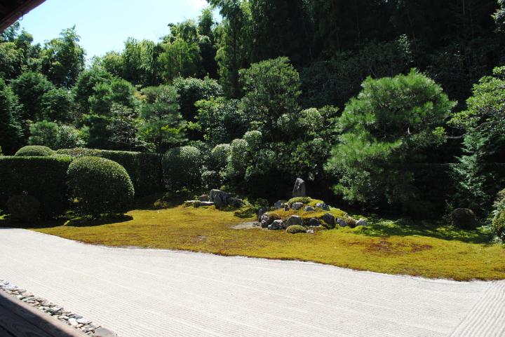 水墨画家・雪舟作。京都最古の枯山水庭園でお茶を一服 ｜ ことりっぷ