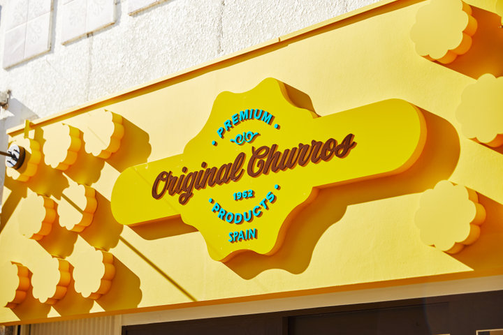 スペイン発のチュロス専門店が日本初出店 約20種類から選べるディップ