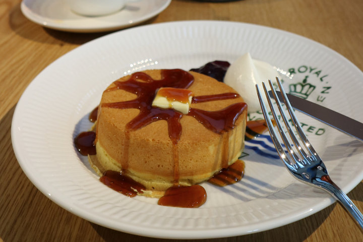 紅茶のソースをたっぷりかけていただく 究極のホットケーキ が人気 京都 宇治紅茶館 ことりっぷ