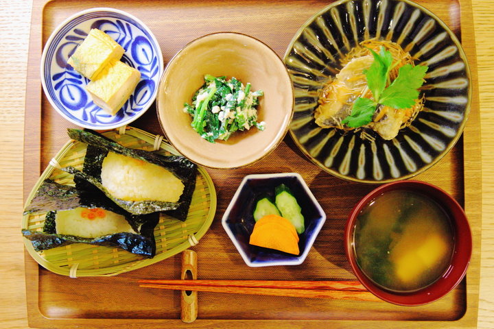 水素水でといだふっくら炊きたておむすびが人気 代官山の専門店 Omusubi Cafe ことりっぷ