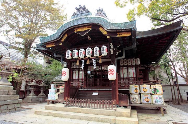 恋愛 金運 縁切りまで 旅先で訪れたい 女性におすすめのご利益別神社５選 ことりっぷ