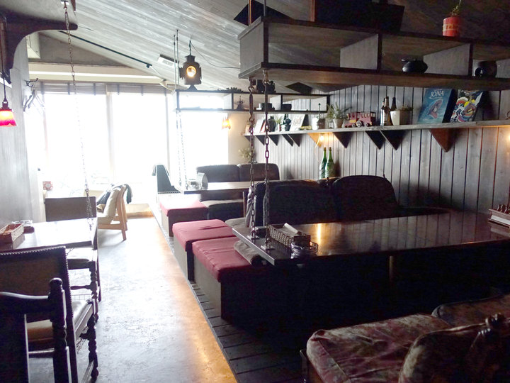 渋谷の真ん中で見つけた 静かな時が流れる屋根裏カフェ Attic Room ことりっぷ