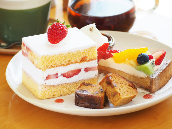 贅沢にほおばる大きなショートケーキで幸せな時間を 仙台 Cafe Kotonoha ことりっぷ