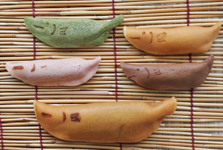 かわいい表情で愛される岐阜名物 鮎菓子 を食べ比べ 鮎菓子タクシー でお菓子巡りの旅 ことりっぷ