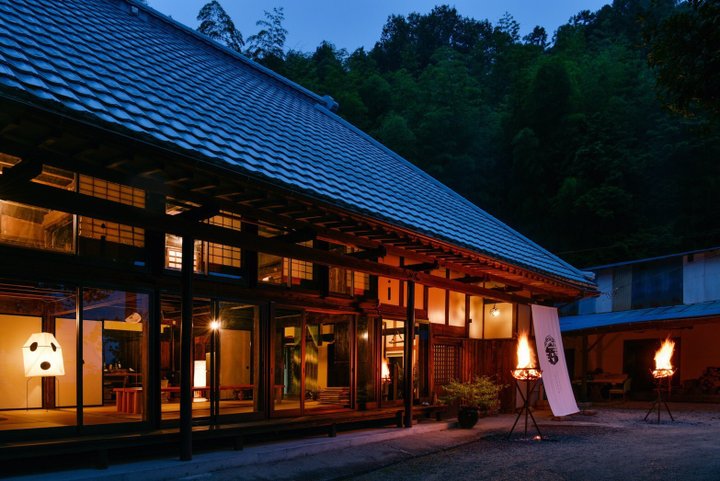 一棟貸し切り 屋根裏部屋まで独り占めできる 里山の古民家宿へ 柚子のあぜ道 雨乞のかえる ことりっぷ