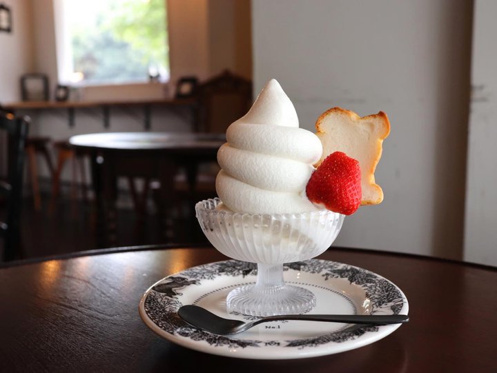 プリンやソフトクリームがレトロかわいい 二子玉川のスイーツが楽しめるカフェ ことりっぷ