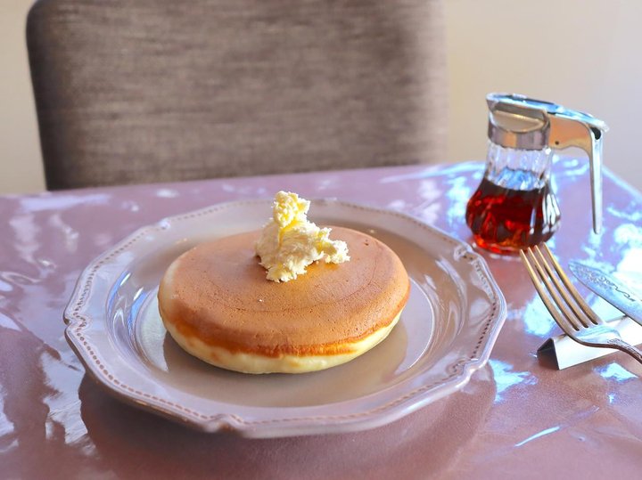 週末だけの喫茶店 奥神楽坂 熊木ホットケーキ店 で楽しむフランス式ホットケーキ ことりっぷ