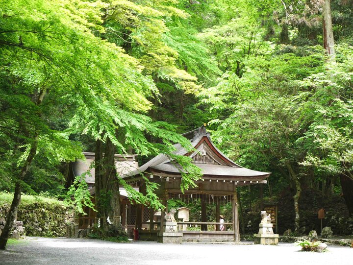 京都 奥貴船の川床カフェ 兵衛cafe で 涼やかな川風に吹かれて夏のひとときを ことりっぷ