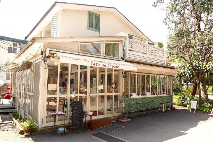 カリカリの焼きたてガレットが人気 井の頭公園の一軒家カフェ カフェ ド リエーヴル うさぎ館 ことりっぷ