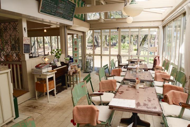 カリカリの焼きたてガレットが人気 井の頭公園の一軒家カフェ カフェ ド リエーヴル うさぎ館 ことりっぷ