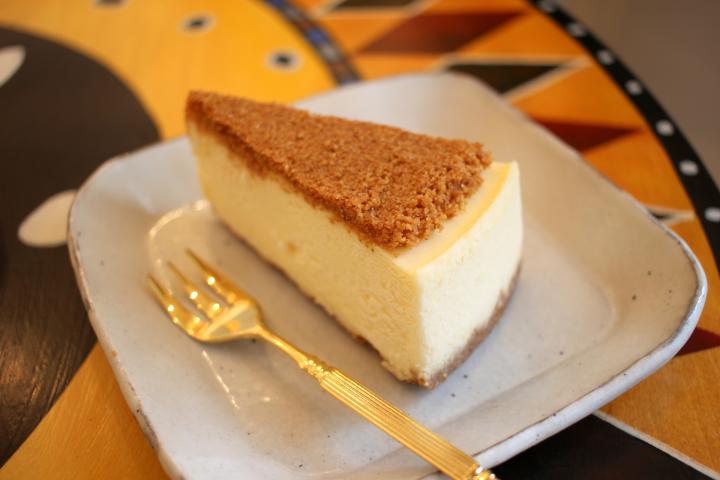 10種以上のチーズケーキが楽しめる 京都で愛され続けるnyチーズケーキの老舗 パパジョンズ ことりっぷ