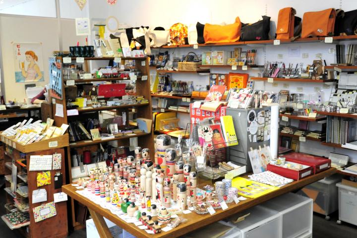 ロングセラーのステーショナリーグッズが揃う、三鷹の「山田文具店 