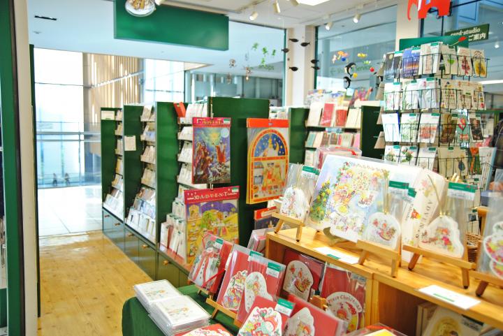 手作り 輸入カードのお店 Cardteria 丸の内店 で ステキなクリスマスカードを見つけよう ことりっぷ