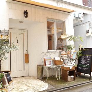 東京 大岡山の本カフェ ロジの木 で出会ったインコ雑貨と甘酒ドリンク ことりっぷ