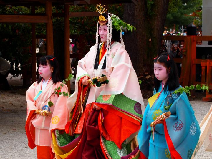 新緑の季節を彩る 賀茂社の祭礼 葵祭 雅の世界へ ことりっぷ