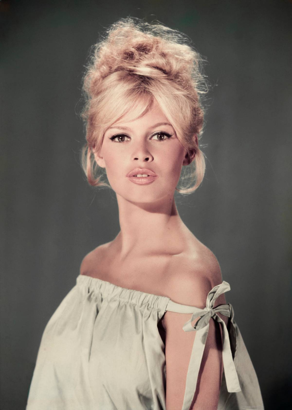 foto com cor. estilo brigitte bardot - metrópoles