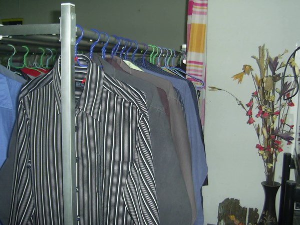 AP  DRY CLEAN ซักแห้ง ยินดีให้บริการรับ- ส่งถึงที่ในย่านบริเวณ ลาดพร้าว 71, โชคชัย 4, สตรีวิทยา 2, วังหิน, เสนานิคม, อาจณรงค์- รามอินทรา, ถนน นาคนิวาส และบริเวณใกล้เคียง ราคาค่าบริการซักแห้งสูทพระราชทานเสื้อ, กางเกง   = 220 บาทสูทผู้ชาย,หญิง    = 120 บาทชุดซาฟารี      = 150 บาทชุดราตรี   = 300 บาท ชุดผ้าไหม   = 300 บาทชุดกระโปรงผู้หญิงติดกัน , แซก  =150- 250 บาท