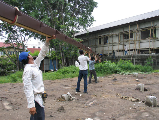 รางน้ำฝนอะลูมิเนียม รางน้ำฝนไร้รอยต่อจาก USA  seamless aluminum gutters