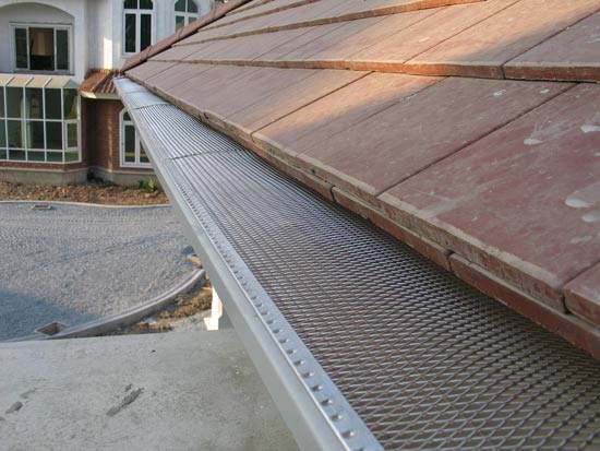 รางน้ำฝนอะลูมิเนียม รางน้ำฝนไร้รอยต่อจาก USA  seamless aluminum gutters