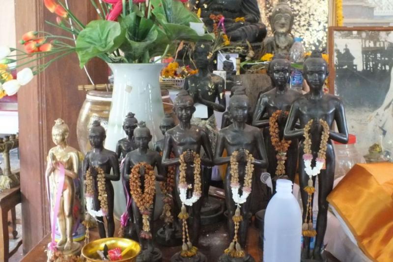 ไอ้ไข่เด็กวัดเจดีย์ รุ่น รับทรัพย์ วัดเจดี ต.ฉลอง อ.สิชล จ.นครศรีธรรมราช