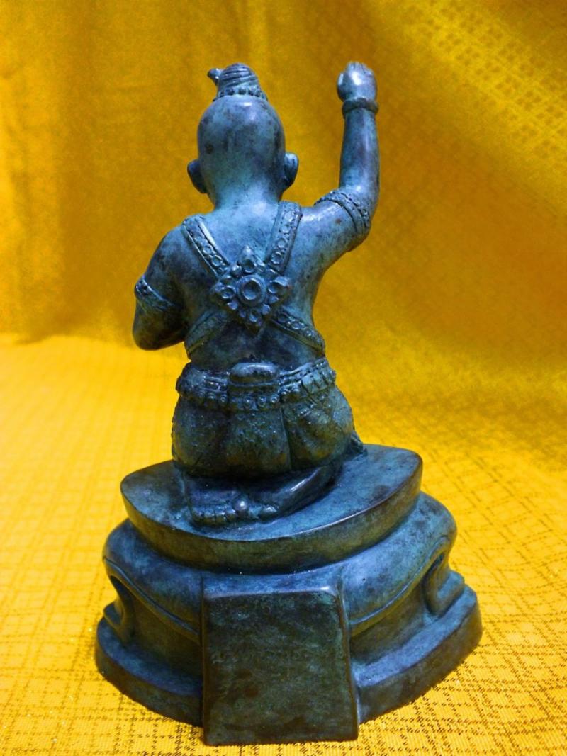 กุมารทองพ่วงเพชร หลวงปู่หงษ์ สุสานทุ่งมน  วัดเพชรบุรี อ.ปราสาท จ.สุรินทร์