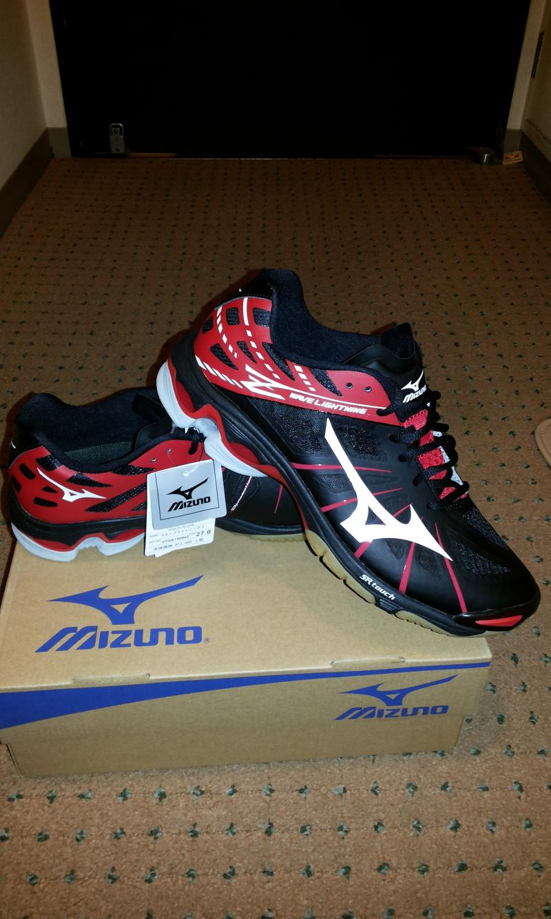 รองเท้าวอลเลย์บอล Wave Lighting Z รุ่นใหม่