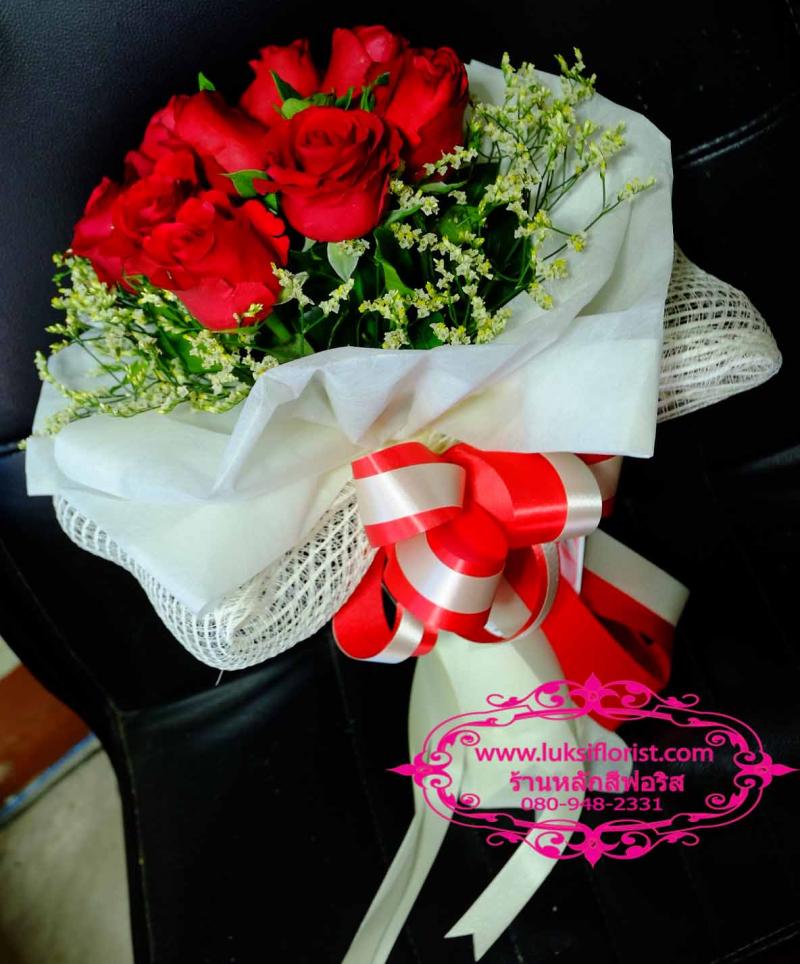 ช่อดอกไม้ บริการจัดส่ง ช่อดอกไม้ เพื่อคนที่คุณเคารพรักและนับถือ            บริการจัดดอกไม้ในราคาหน้าร้านเริ่มต้นที่ 690 บาท ช่อดอกไม้ แจกันดอกไม้สด แจกันดอกไม้ประดิษฐ์ ช่อเฟอเรโร่ ตุ๊กตา ช่อวันเกิด  พวงหรีด หรีดต้นไม้ หรีดพัดลม กระเช้าผลไม้ กระเช้าดอกไม้ กระเช้ากล้วยไม้ กระเช้าของขวัญ กระเช้าเยี่ยมไข้ กระเช้าวันเกิด ช่อติดหน้าอก ช่อเจ้าสาว จัดซุ้มถ่ายรูป 