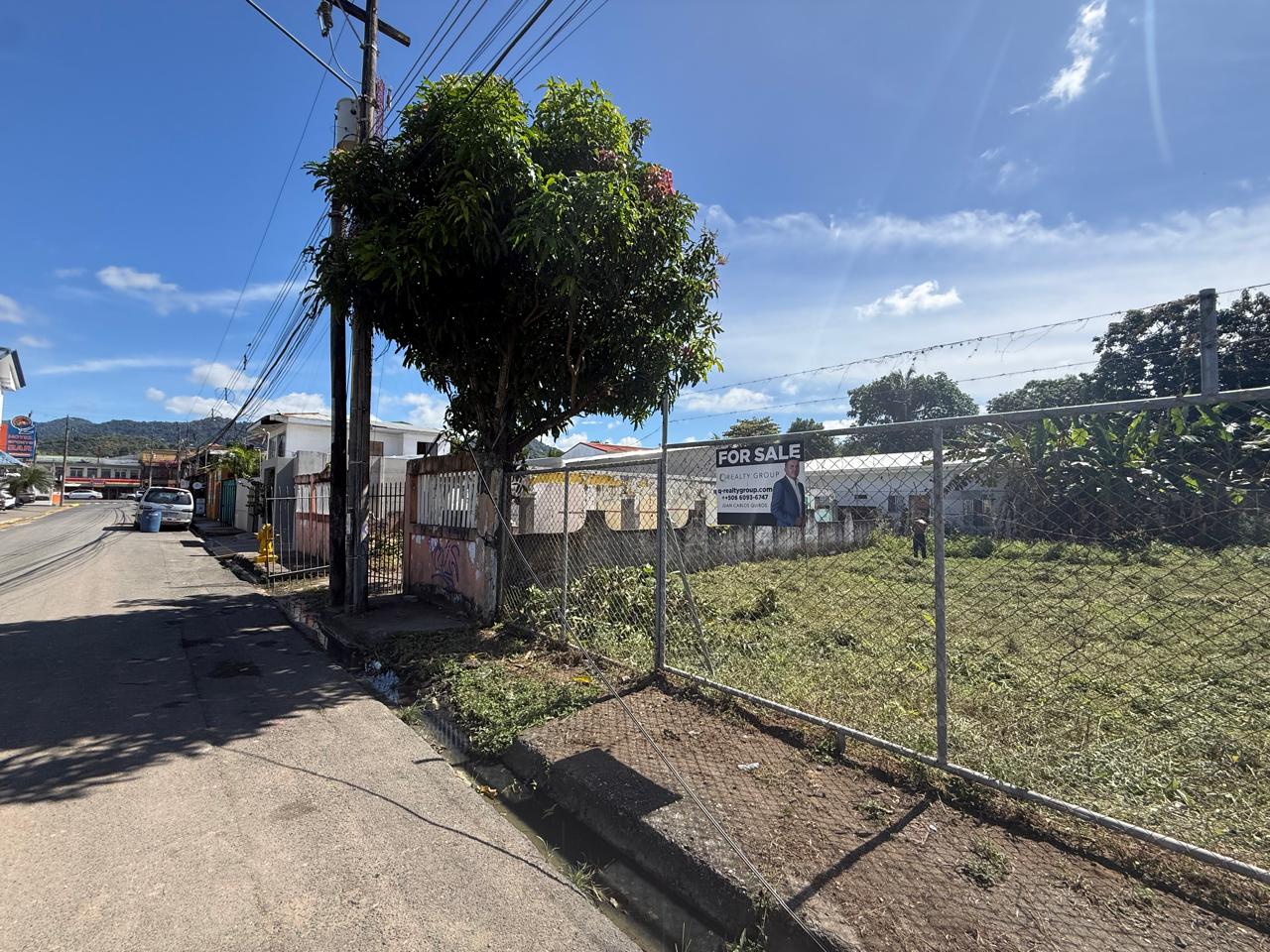 Foto 6 de Lote de 300 m² a solo 50 Metros de Playa Jacó - Zona Comercial y Residencial