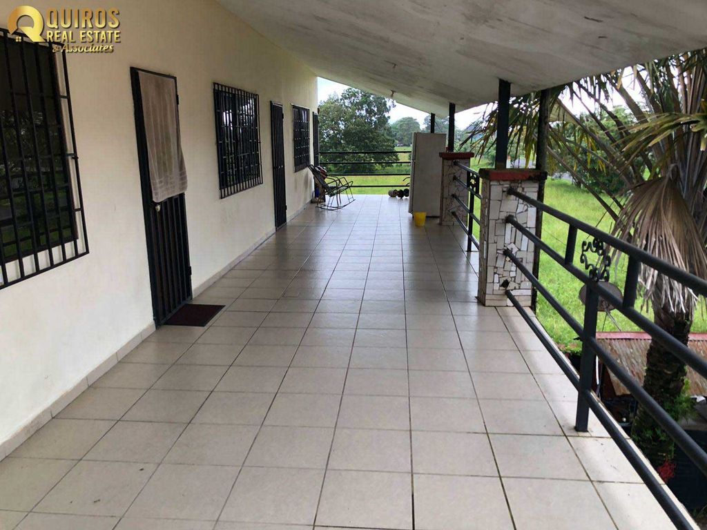 Foto 13 de Centro Comercial y Residencial en Jacó - 6 Locales y 7 Apartamentos