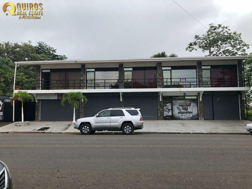 Foto de Centro Comercial y Residencial en Jacó - 6 Locales y 7 Apartamentos