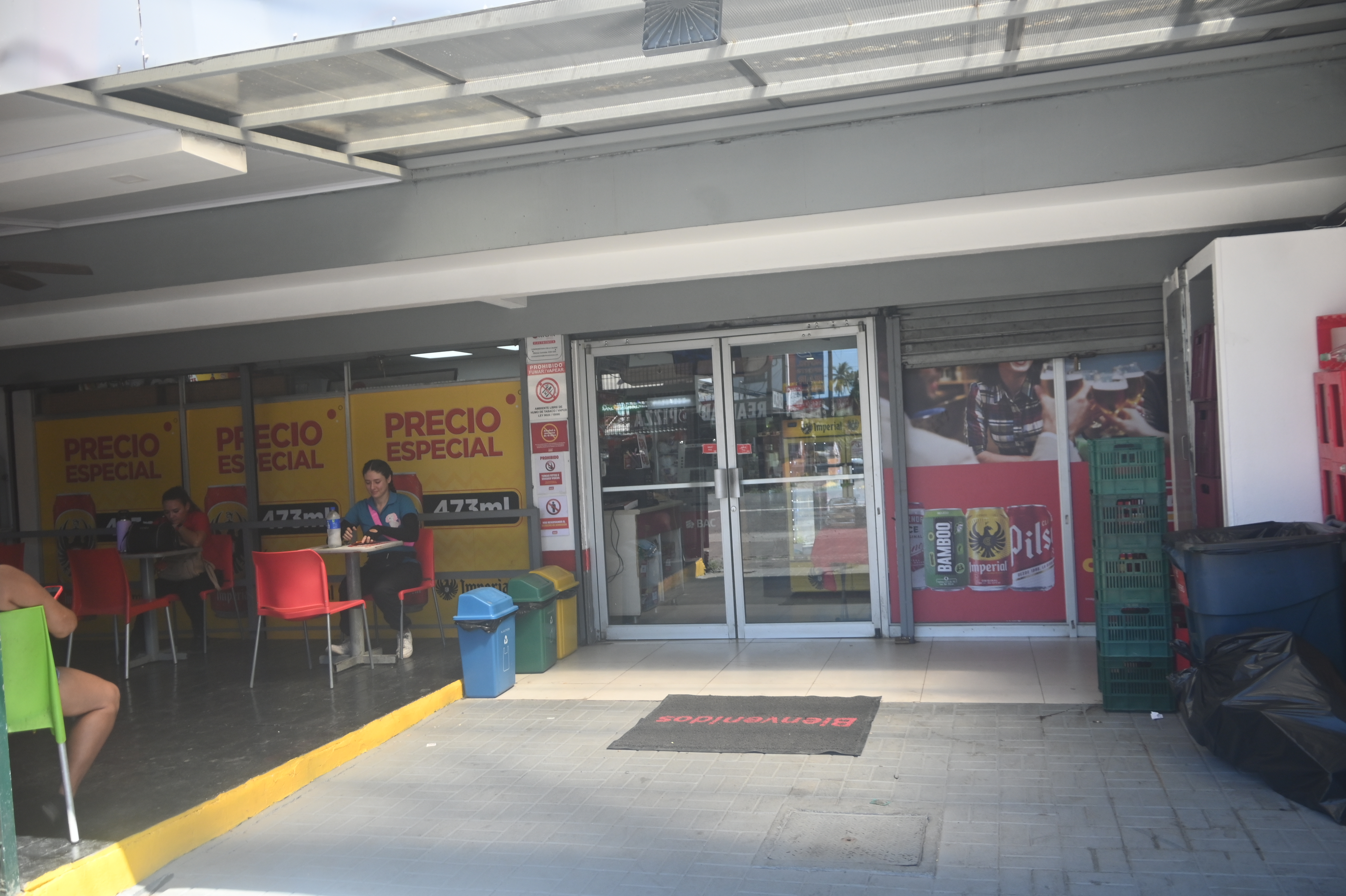 Foto 12 de Centro Comercial de 8 Locales en el Centro de Jacó - Rentabilidad del 12%