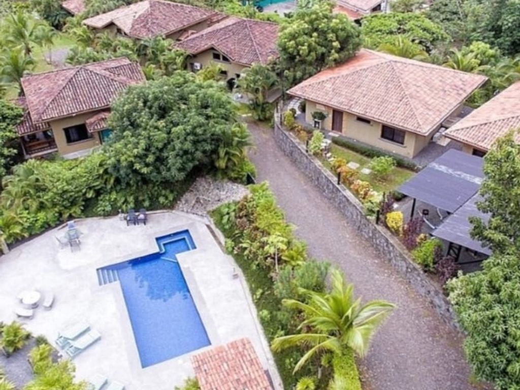 Foto 12 de Complejo de 8 Villas y Piscina en Playa Hermosa - Inversión Llave en Mano