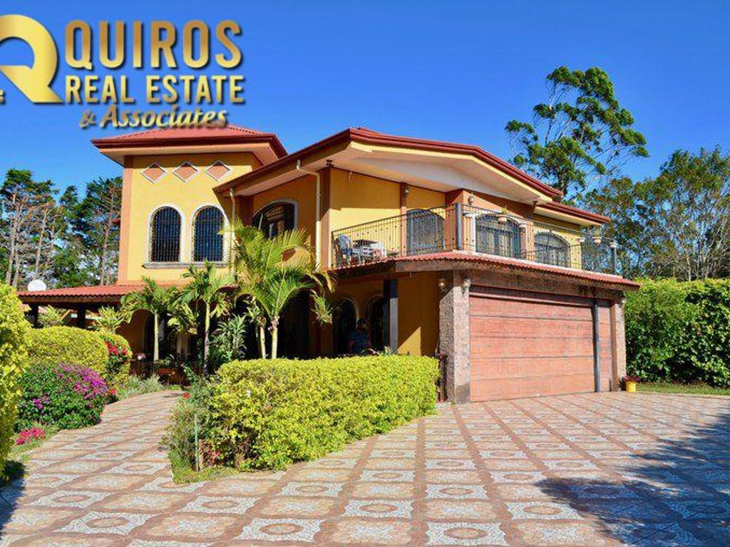 Foto de Residencia de Lujo con Casa de Huéspedes en Santo Domingo, Heredia