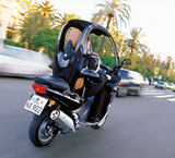 Imagen de la pregunta: ¿Cuántas placas de matrícula llevan las motocicletas?