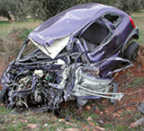 Imagen de la pregunta: Si presencia un accidente con víctimas y no ha llegado ayuda, ¿debe detenerse pa