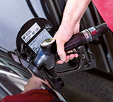 Imagen de la pregunta: ¿Es obligatorio apagar el motor cuando está cargando combustible?