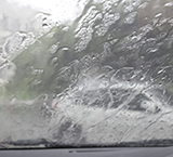 Imagen de la pregunta: En caso de lluvia intensa, ¿es recomendable aumentar la distancia de seguridad y