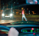 Imagen de la pregunta: Para circular de noche por una travesía. ¿Qué luces son obligatorias?