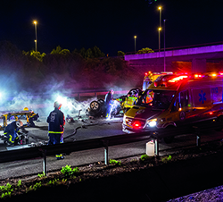 Imagen de la pregunta: Si no está implicado en un accidente, ¿debe prestar auxilio a los heridos?