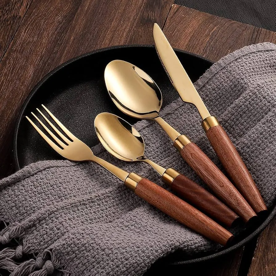 Set de Cubiertos Con Mango de Madera