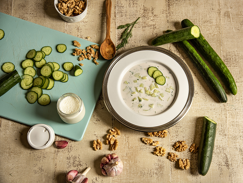 Sopa Fria Búlgara de Pepino com Nozes